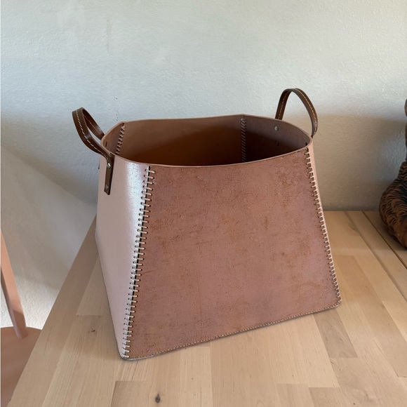Anthropologie Flynn leather basket - Picture 5 of 8